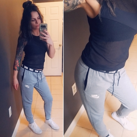 Nike Tops - 🌻Nike Sphere Mesh top